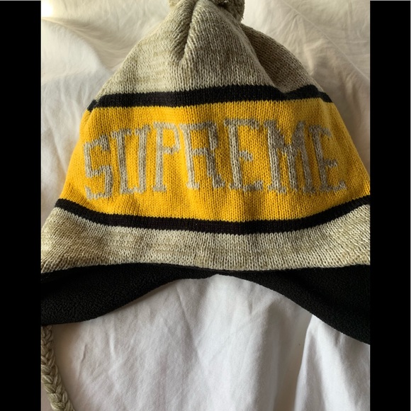 SUPREME Heathered Earflap Beanie - Picture 3 of 4